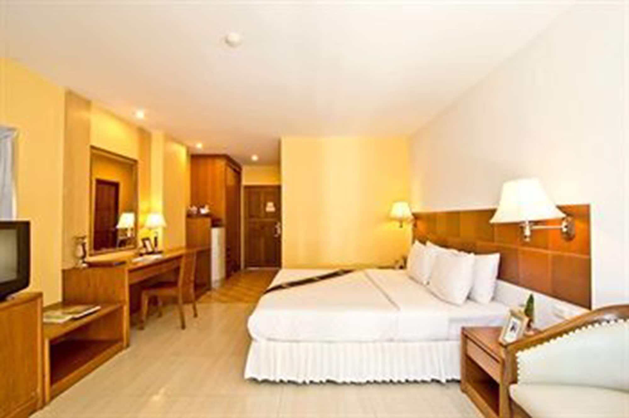 Best Beach Villa Pattaya Esterno foto