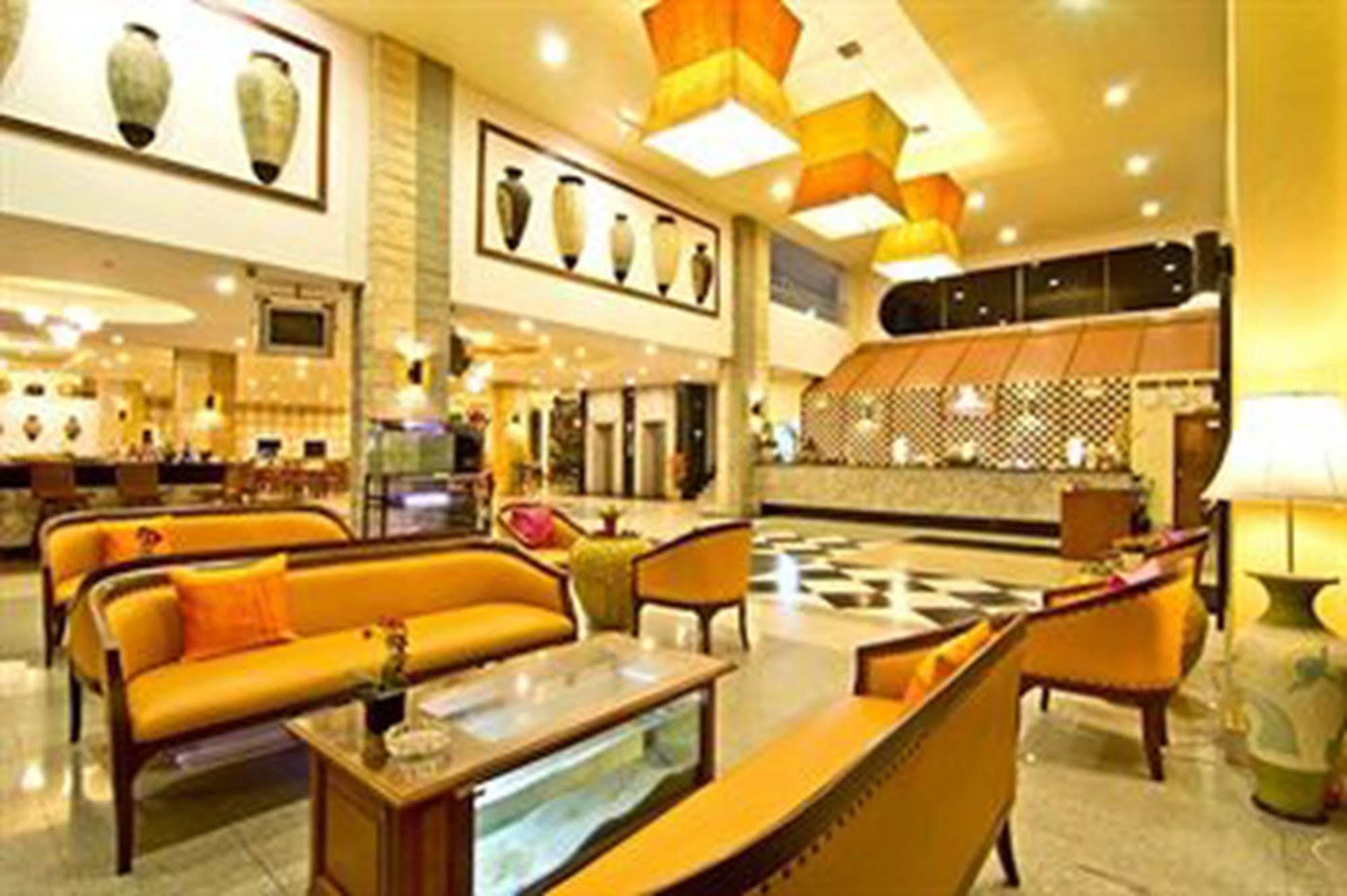 Best Beach Villa Pattaya Esterno foto